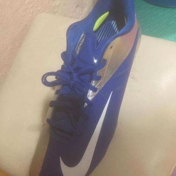 Hyper fuse football cleats - Picture 3 of 4